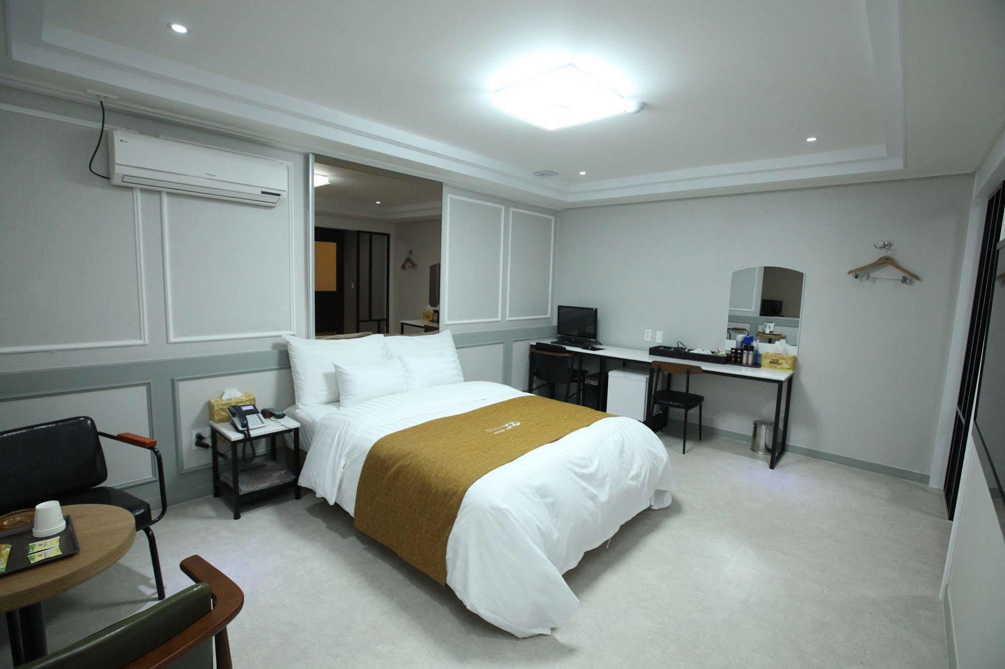 Hotel 500Th Mokpo Exterior photo