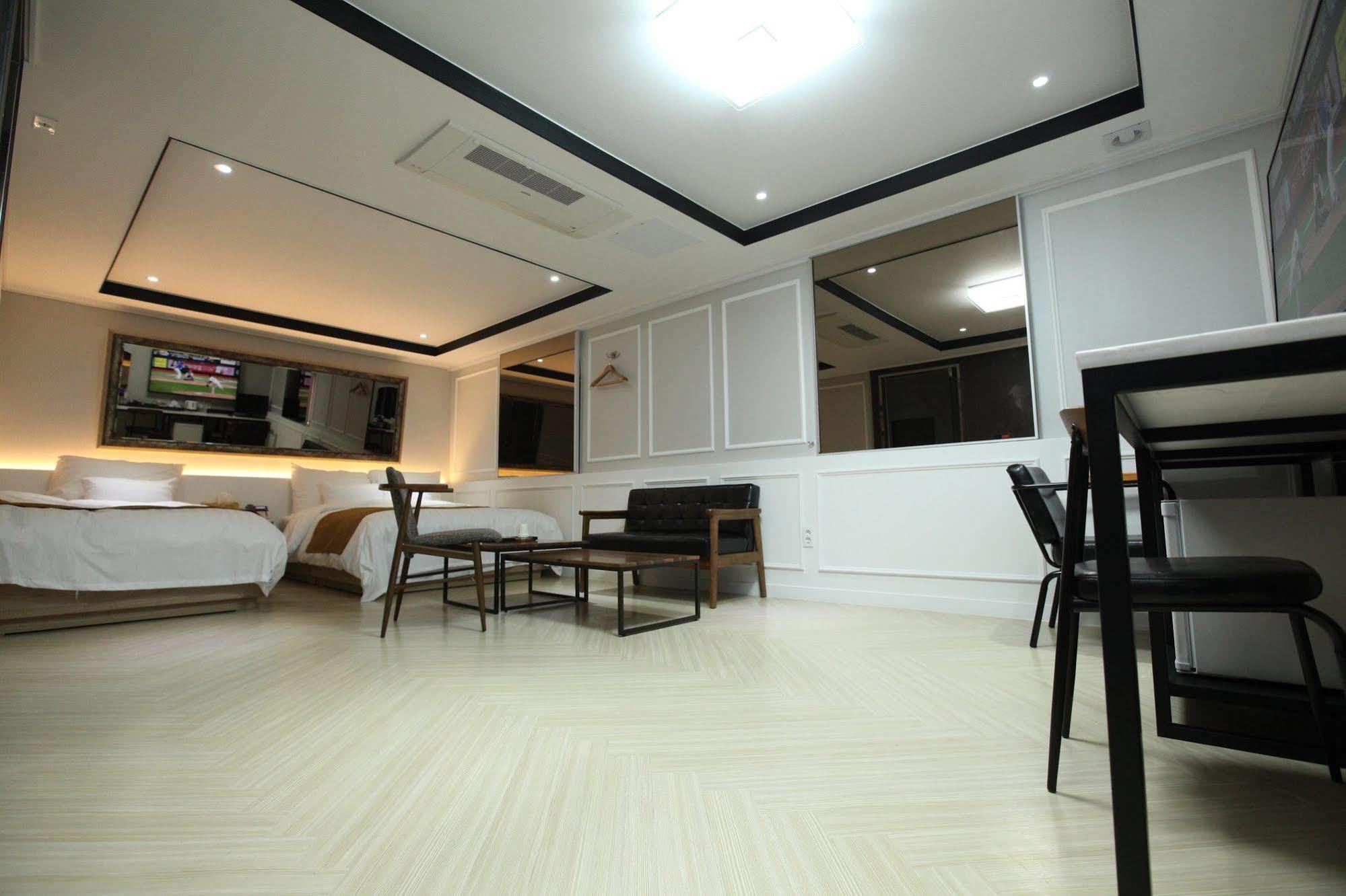 Hotel 500Th Mokpo Exterior photo