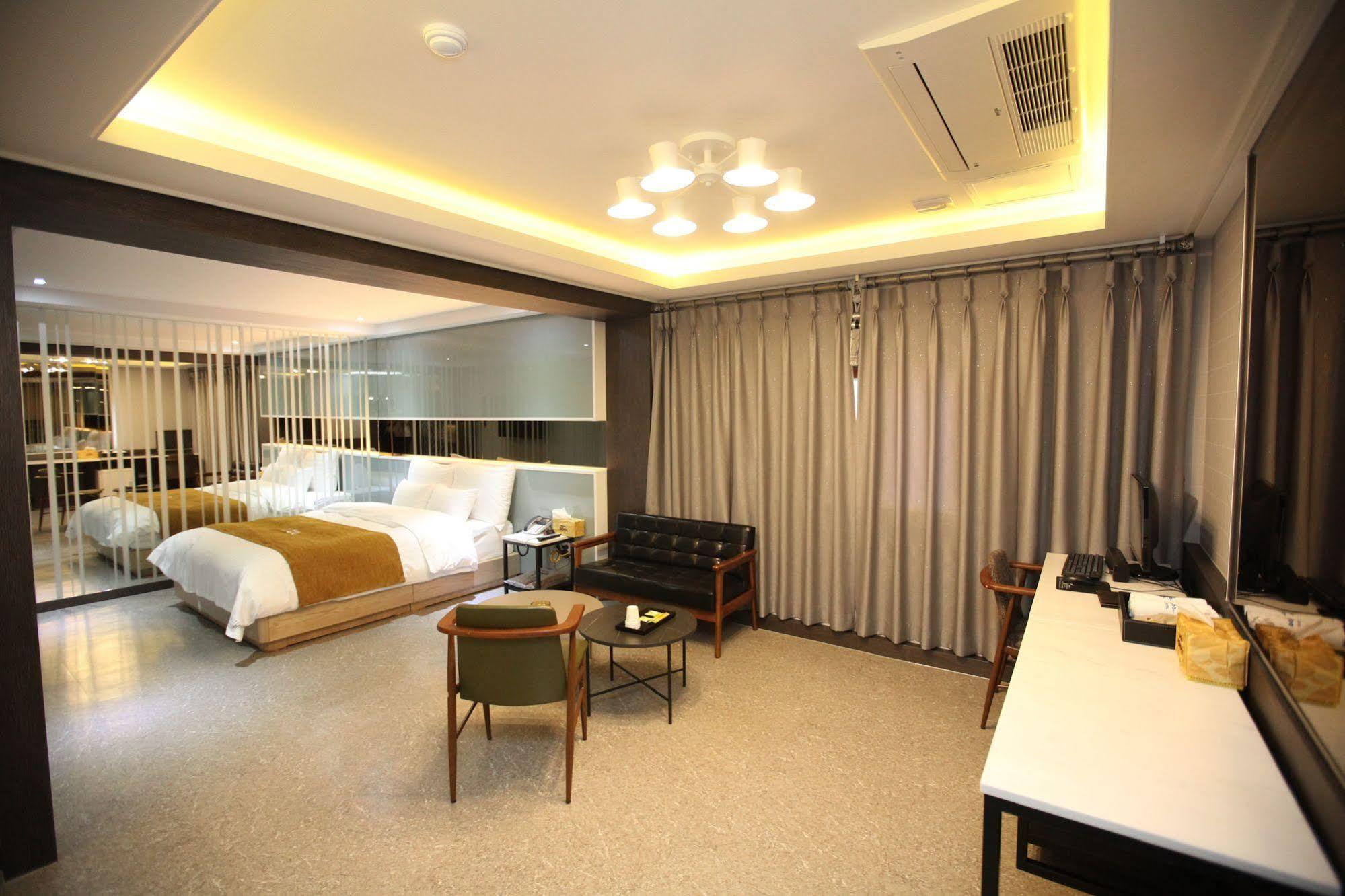 Hotel 500Th Mokpo Exterior photo